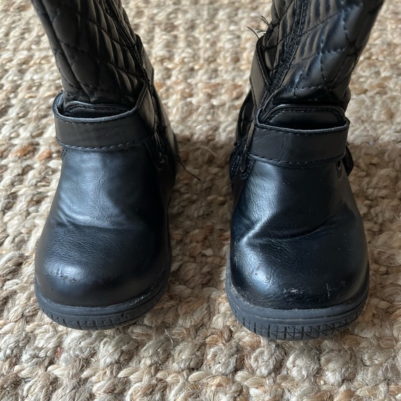 🖤 Vegan Leather Boots - Picture 4 of 8
